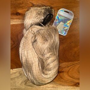 Clip in hair extensions 22”